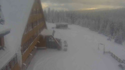 Parkoviště a hlavní vchod