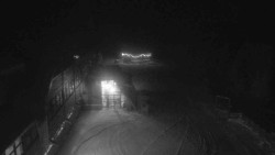 Parkoviště a hlavní vchod