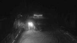 Parkoviště a hlavní vchod