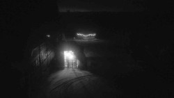 Parkoviště a hlavní vchod