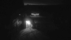 Parkoviště a hlavní vchod