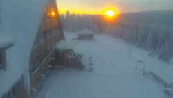 Parkoviště a hlavní vchod