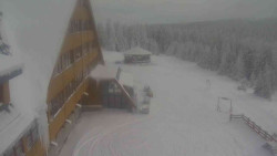 Parkoviště a hlavní vchod