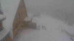 Parkoviště a hlavní vchod