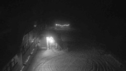 Parkoviště a hlavní vchod