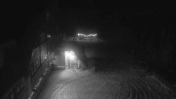 Parkoviště a hlavní vchod