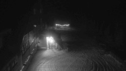 Parkoviště a hlavní vchod