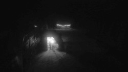 Parkoviště a hlavní vchod