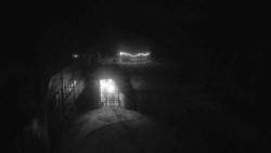 Parkoviště a hlavní vchod