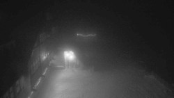 Parkoviště a hlavní vchod