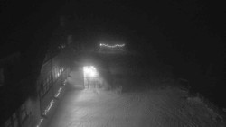 Parkoviště a hlavní vchod