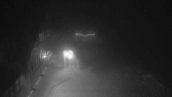 Parkoviště a hlavní vchod