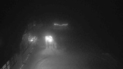 Parkoviště a hlavní vchod