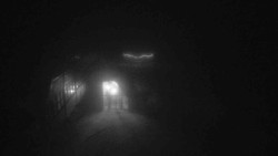 Parkoviště a hlavní vchod