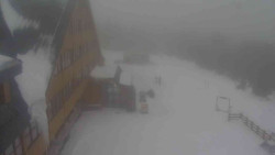 Parkoviště a hlavní vchod