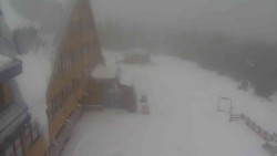 Parkoviště a hlavní vchod