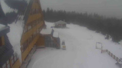 Parkoviště a hlavní vchod