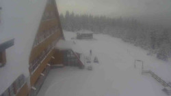 Parkoviště a hlavní vchod