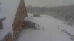 Parkoviště a hlavní vchod