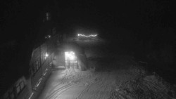 Parkoviště a hlavní vchod