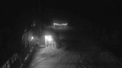 Parkoviště a hlavní vchod