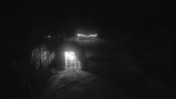 Parkoviště a hlavní vchod