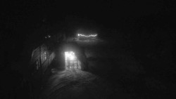 Parkoviště a hlavní vchod