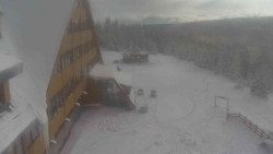 Parkoviště a hlavní vchod