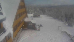 Parkoviště a hlavní vchod