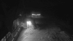 Parkoviště a hlavní vchod