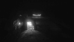 Parkoviště a hlavní vchod