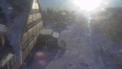 Parkoviště a hlavní vchod