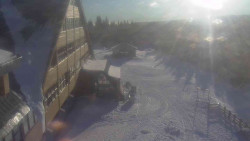 Parkoviště a hlavní vchod