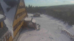 Parkoviště a hlavní vchod