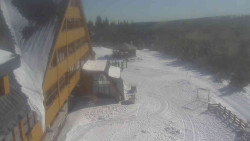 Parkoviště a hlavní vchod