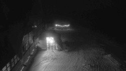 Parkoviště a hlavní vchod