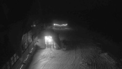 Parkoviště a hlavní vchod