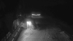 Parkoviště a hlavní vchod