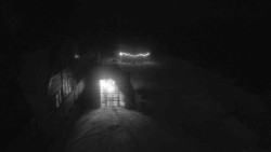 Parkoviště a hlavní vchod