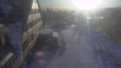 Parkoviště a hlavní vchod