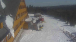 Parkoviště a hlavní vchod