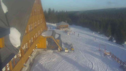 Parkoviště a hlavní vchod