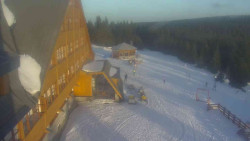 Parkoviště a hlavní vchod