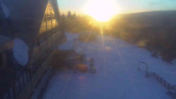 Parkoviště a hlavní vchod