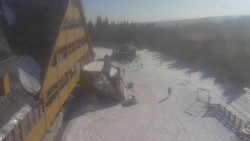 Parkoviště a hlavní vchod