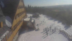 Parkoviště a hlavní vchod