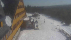 Parkoviště a hlavní vchod