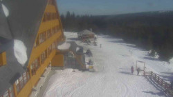 Parkoviště a hlavní vchod