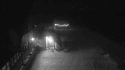 Parkoviště a hlavní vchod