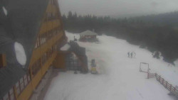 Parkoviště a hlavní vchod